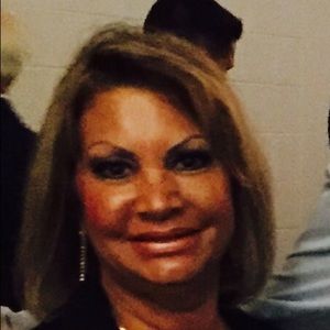 Meet your Posher, Lorraine